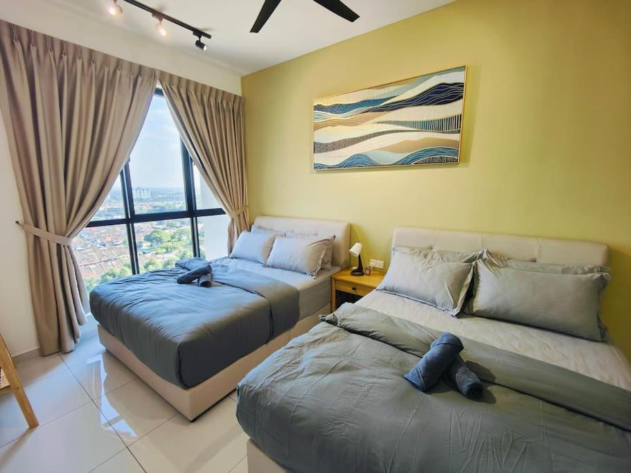 Sky Trees 15-06 4pax, Bukit Indah, Aeon, Legoland, Netflix Apartment