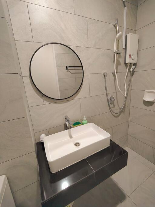 Sky Trees 15-06 4pax, Bukit Indah, Aeon, Legoland, Netflix Apartment